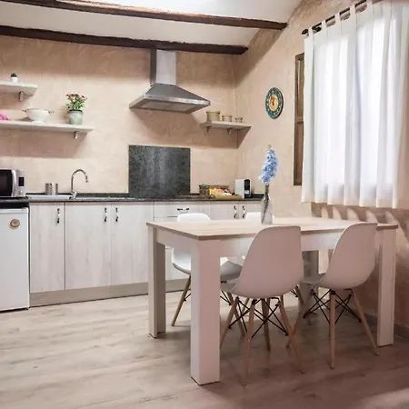 Abenrazin Turistico Guadalaviar * Albarracín